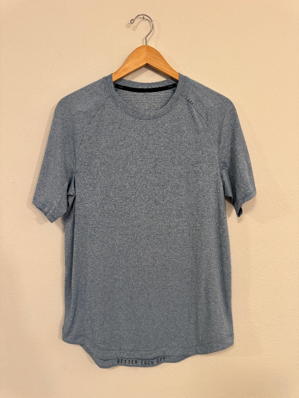 Lululemon License to Train Heathered Blue Short Sleeve Shirt Men's M